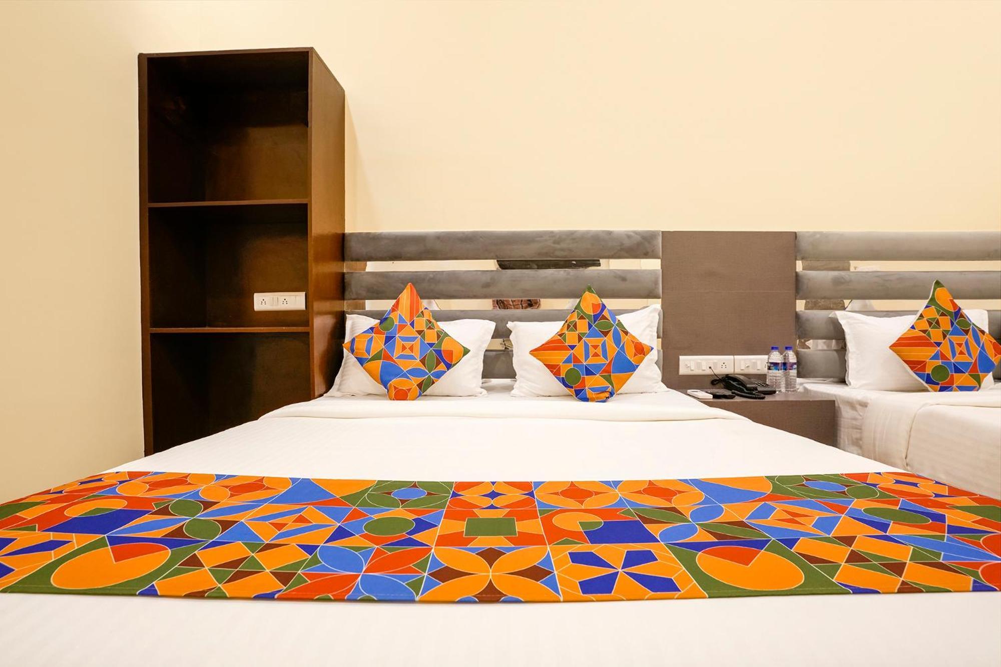 Hotel Fabhotel Aazad International - Nr International Airport Bombaj