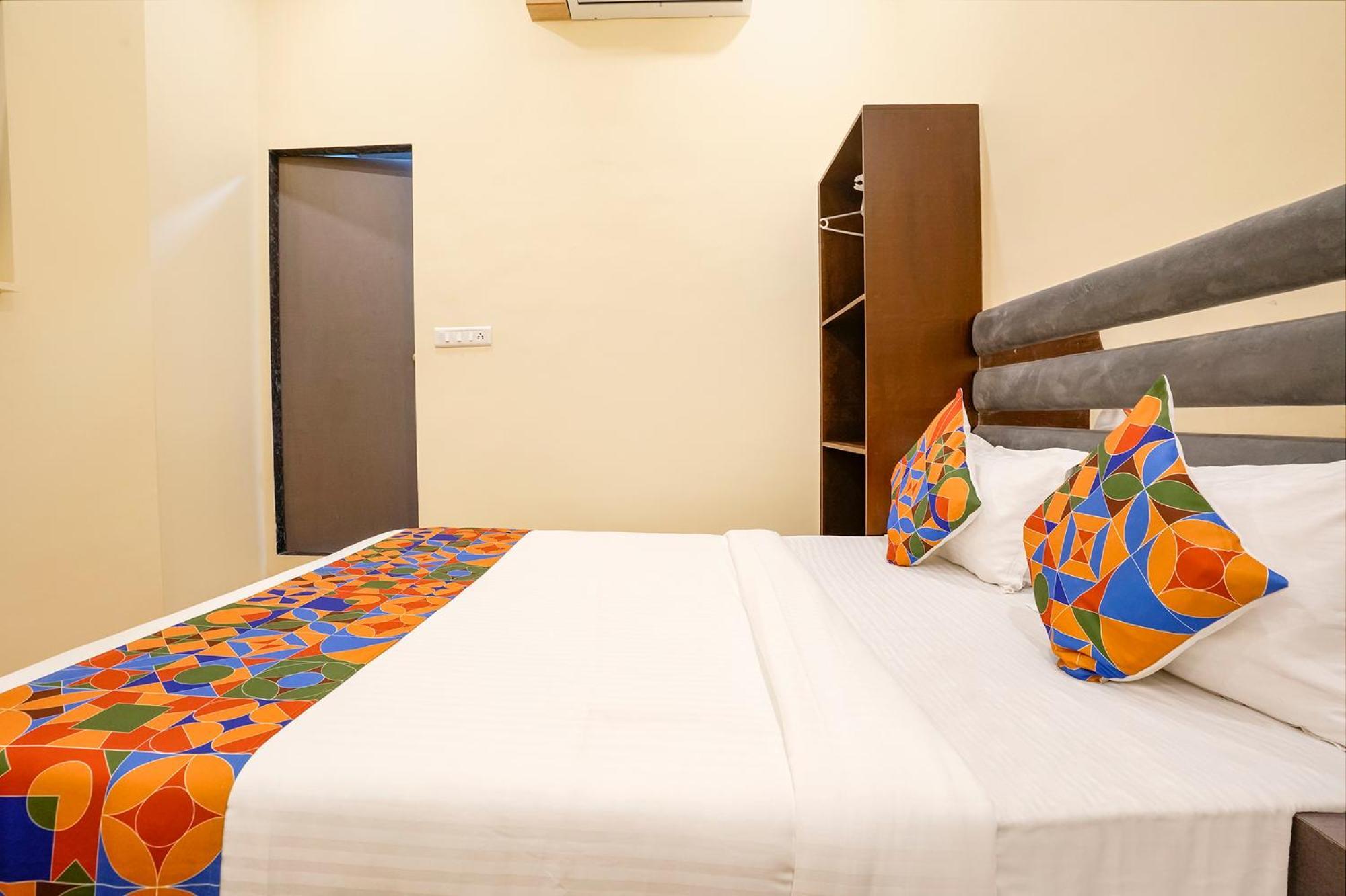 Fabhotel Aazad International - Nr International Airport Hotel Bombaj