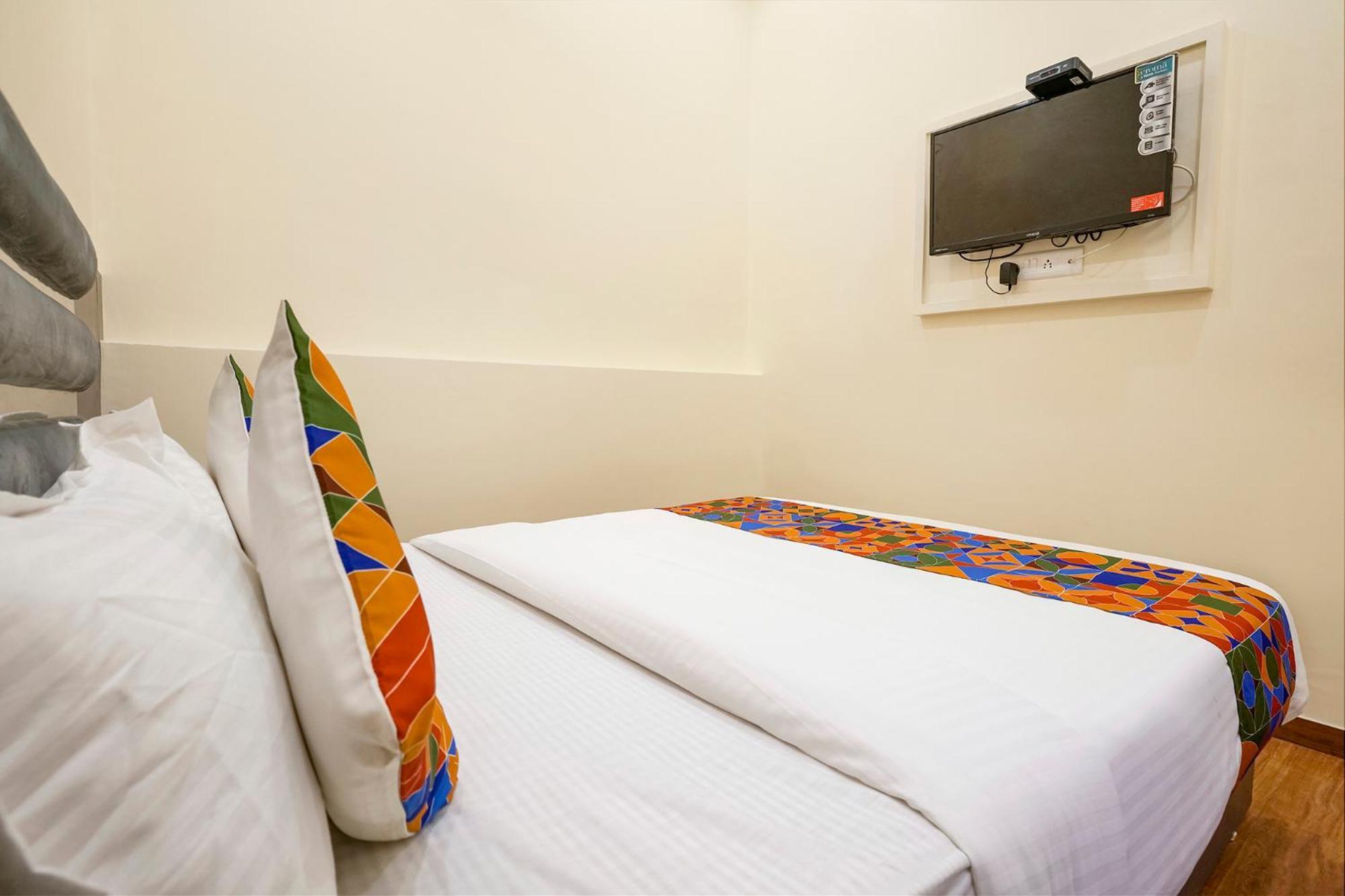 Fabhotel Aazad International - Nr International Airport