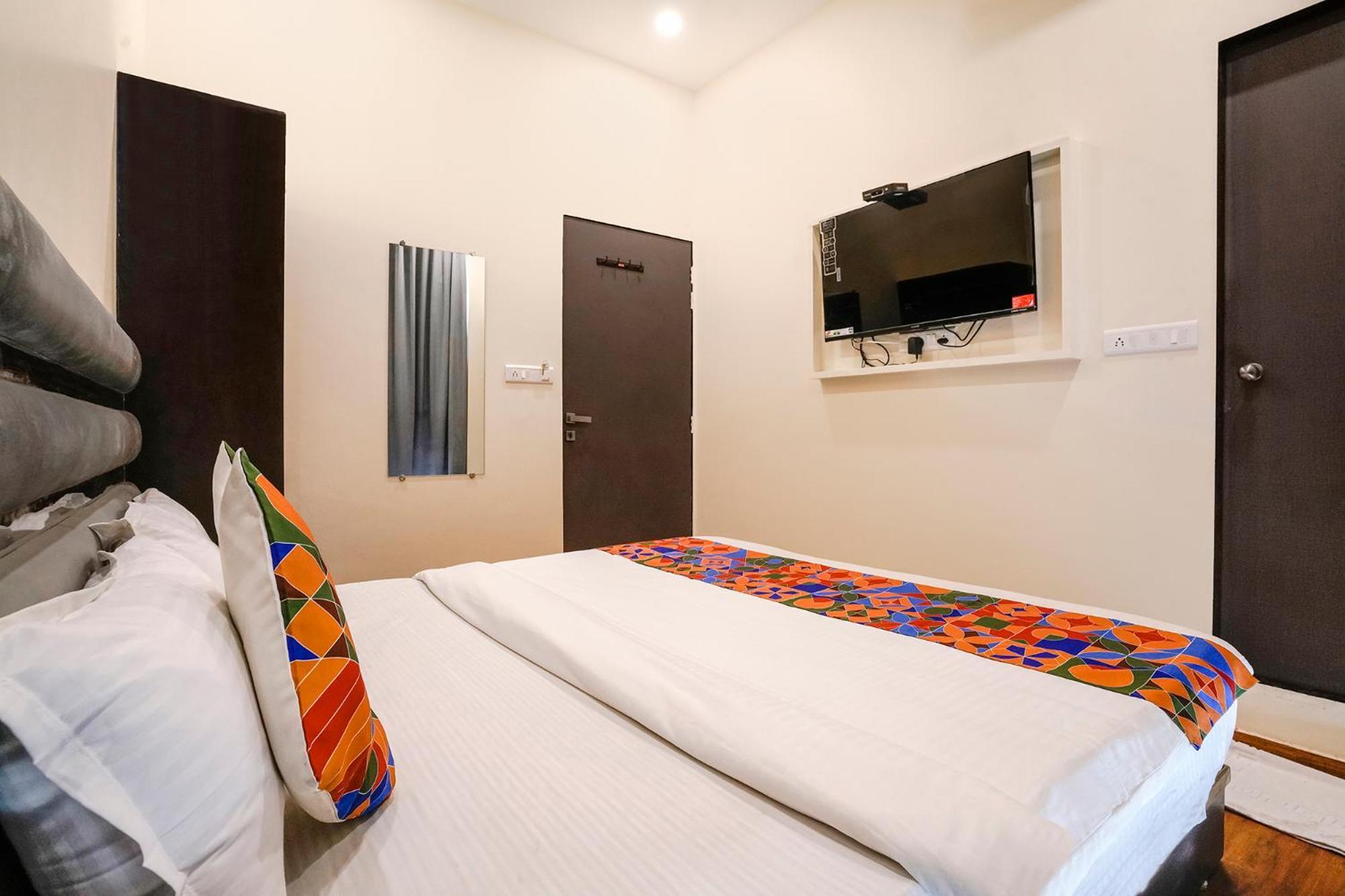 Fabhotel Aazad International - Nr International Airport